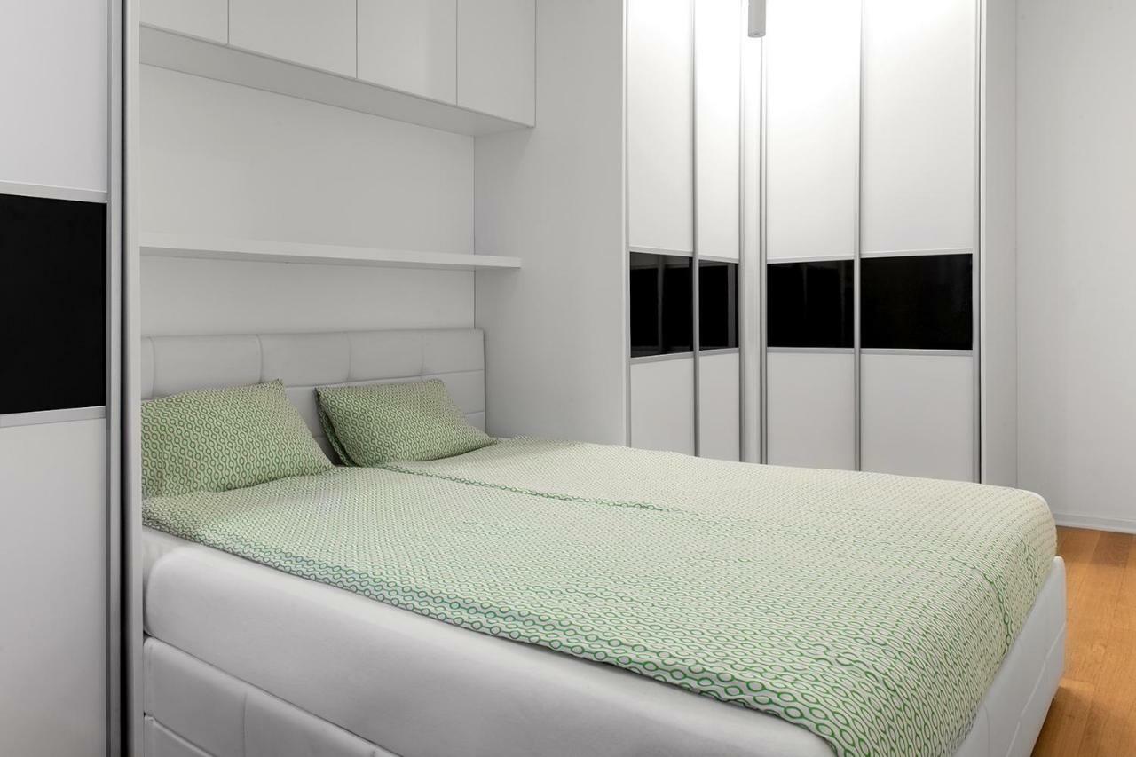 Flexible Selfcheckins 7 - Zagreb - Garage - Electric Vehicle Ccharger - Loggia - New - Luxury - Apartments Repinc 7 Buitenkant foto