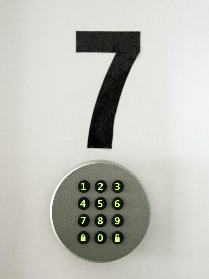 Flexible Selfcheckins 7 - Zagreb - Garage - Electric Vehicle Ccharger - Loggia - New - Luxury - Apartments Repinc 7 Buitenkant foto
